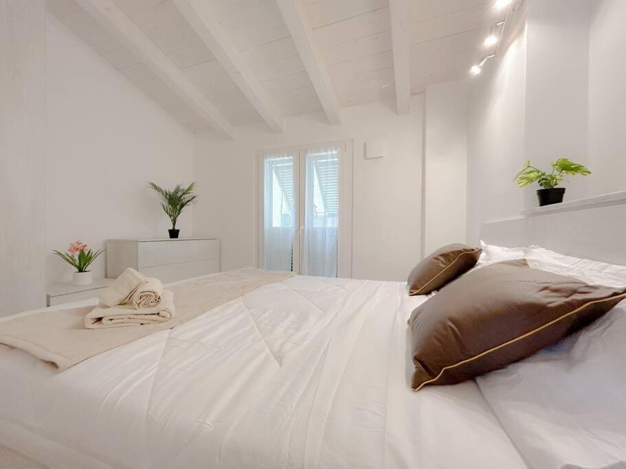 Apartment Elegante Via Sestri - Airport - Wifi *